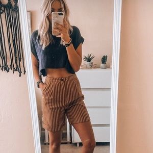 High waisted Bermuda shorts